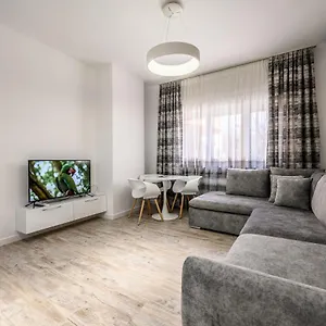 https://luxury-apartment-at-skanderbeg-square.albaniahotels.org